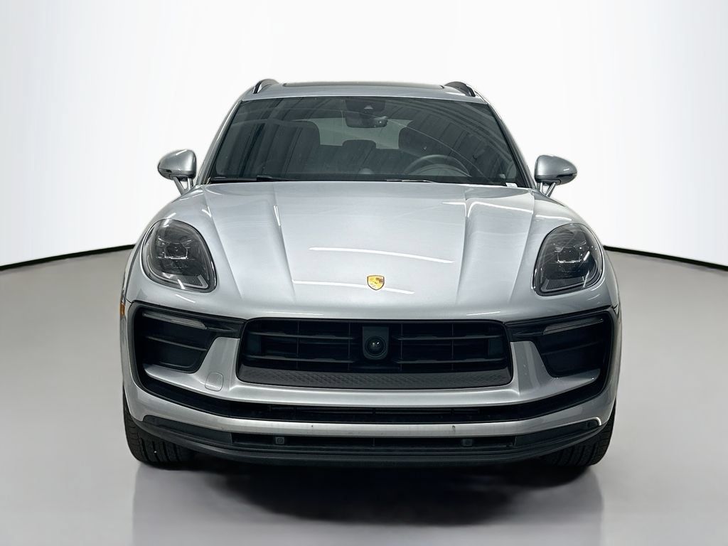 Certified 2025 Porsche Macan AWD/4WD image 6