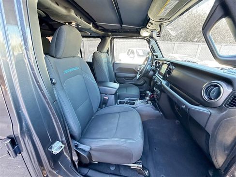 Used 2022 Jeep Wrangler Unlimited Rubicon 4xe image 32