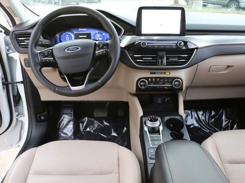 Used 2021 Ford Escape Titanium image 12