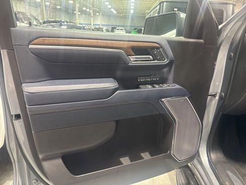 Used 2023 Chevrolet Silverado 1500 High Country w/ Z71 Off-Road Package image 8