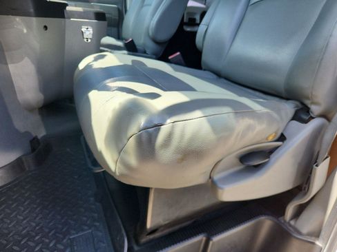 Used 2011 Ford E-350 and Econoline 350 Extended Super Duty w/ PWR Group RWD image 18