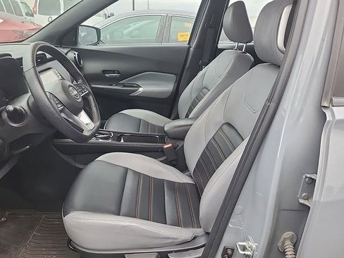 Used 2022 Nissan Kicks SR w/ Premium Package FWD image 3