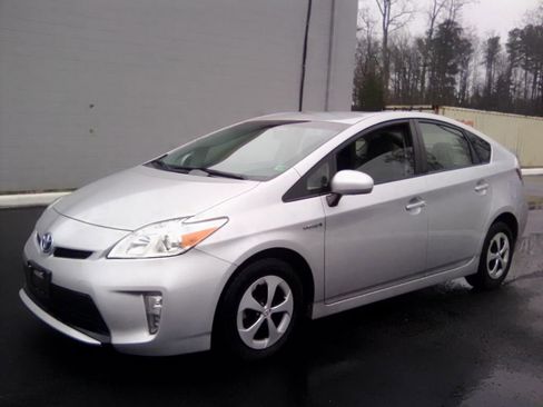 Used 2014 Toyota Prius One image 14