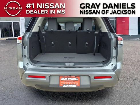New 2026 Nissan Pathfinder SL FWD image 8