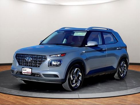 Used 2023 Hyundai Venue SEL image 1