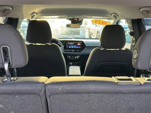 Used 2025 Chevrolet TrailBlazer LT w/ Driver Confidence Package image 16