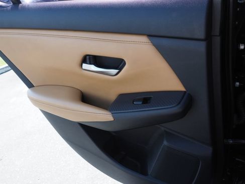 Used 2023 Nissan Sentra SV w/ SV Premium Package FWD image 18