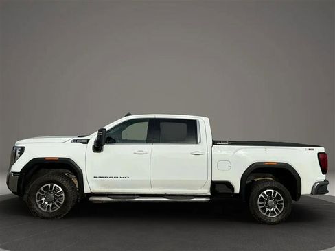 Used 2024 GMC Sierra 2500 SLE image 2