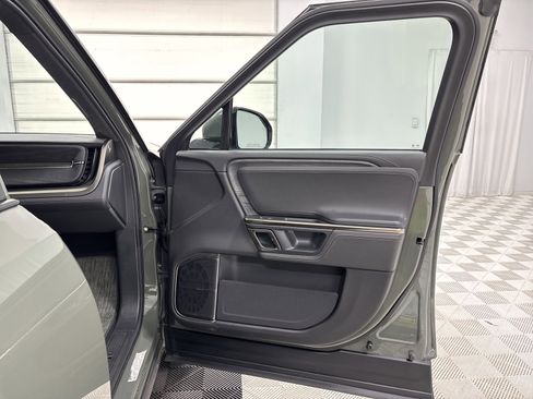 Used 2022 Rivian R1S Launch Edition image 18