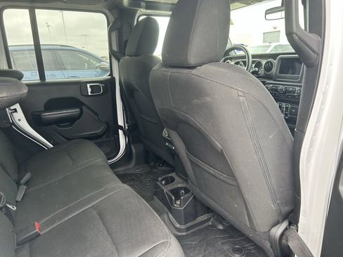 Used 2018 Jeep Wrangler Unlimited Sport S image 12