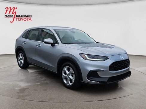 Used 2023 Honda HR-V LX image 3