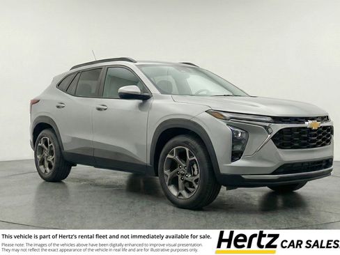 Used 2025 Chevrolet Trax LT w/ LT Convenience Package image 1