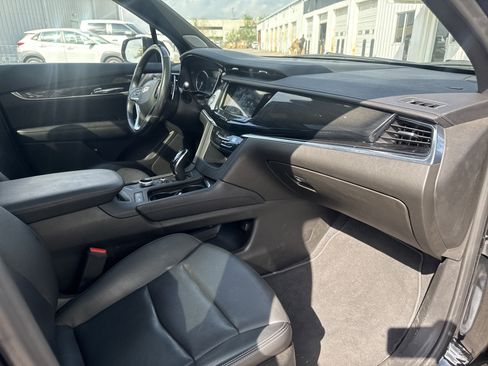Used 2023 Cadillac XT6 Sport image 15
