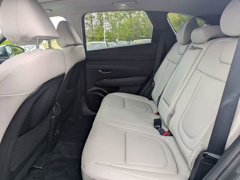 Used 2025 Hyundai Tucson Limited AWD/4WD image 17