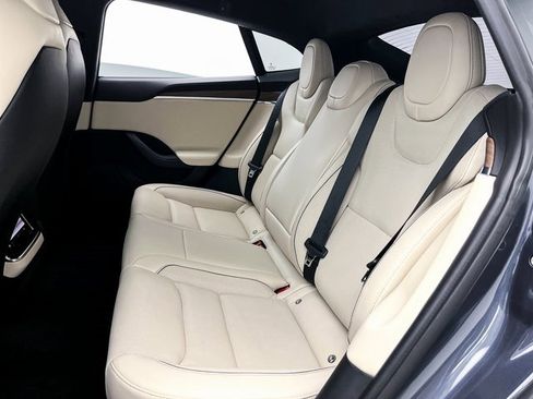 Used 2021 Tesla Model S Plaid image 31