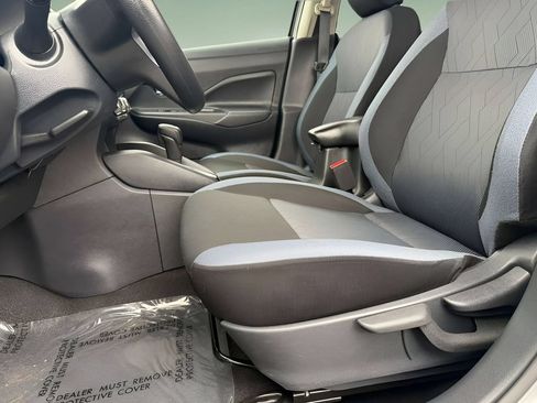 Used 2025 Nissan Versa SV FWD image 19