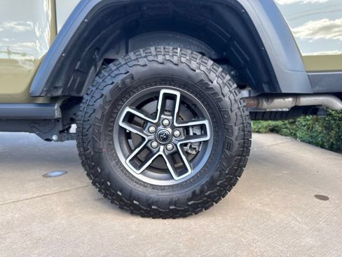 Used 2026 Jeep Gladiator Mojave AWD/4WD image 12