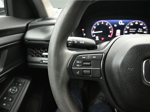 Used 2023 Honda Accord EX image 15