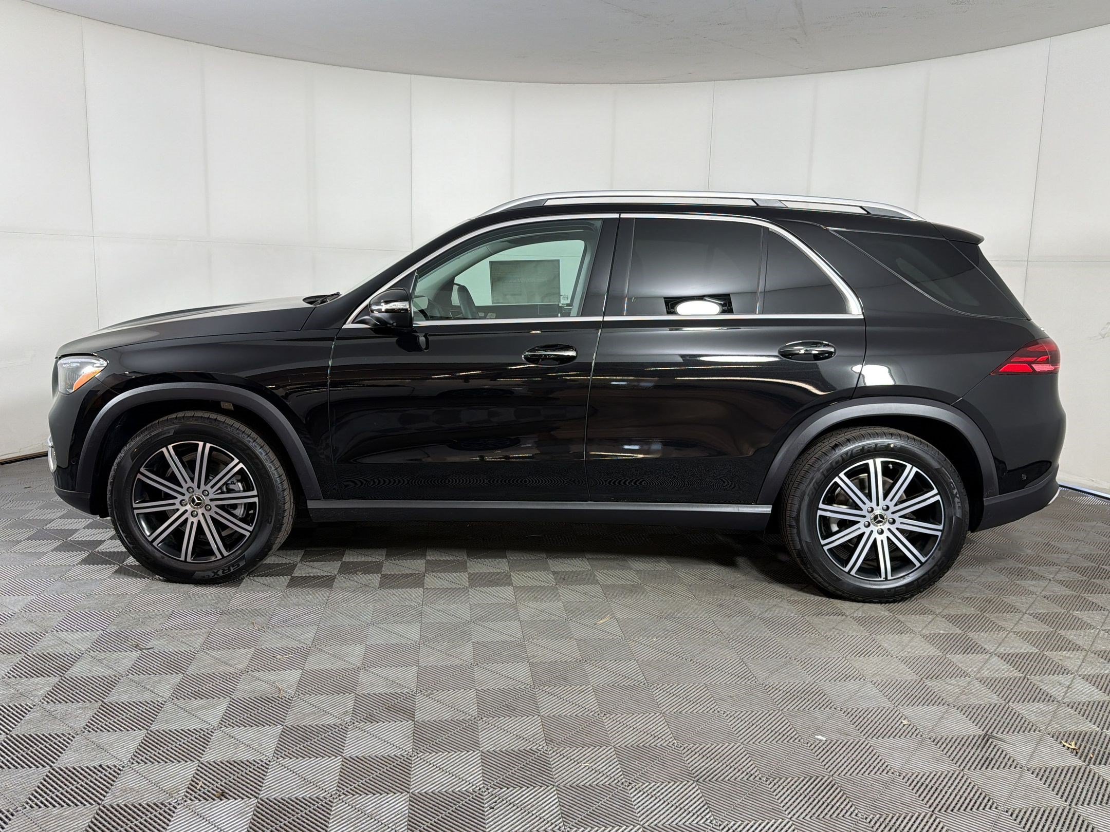Used 2026 Mercedes-Benz GLE 350 4MATIC image 2