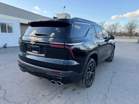 Used 2026 Chevrolet Traverse LT w/ Sun and Wheel Package image 7