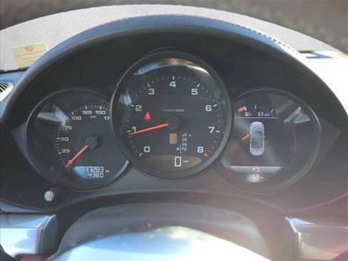 Used 2019 Porsche 718 Boxster image 16