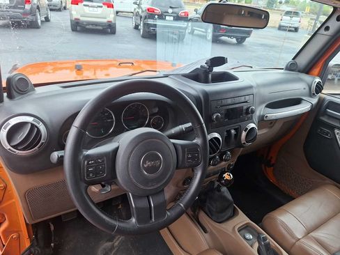 Used 2012 Jeep Wrangler Sahara w/ Connectivity Group AWD/4WD image 14