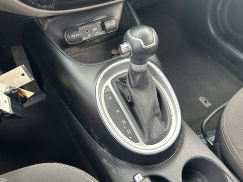 Used 2015 Kia Soul FWD image 13