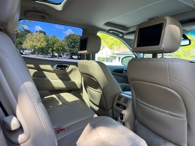 Used 2015 Nissan Pathfinder Platinum w/ Family Entertainment Package FWD image 18