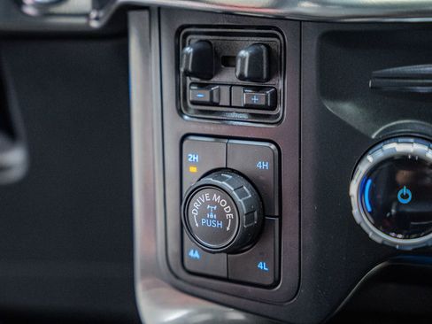 Used 2023 Ford F150 Lariat image 34