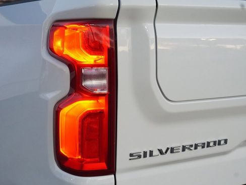 Certified 2025 Chevrolet Silverado 1500 ZR2 w/ Technology Package image 39