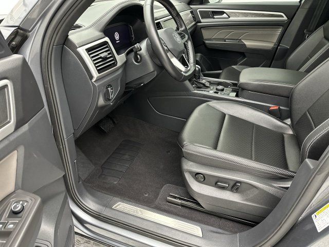Certified 2023 Volkswagen Atlas Cross Sport SE w/ Panoramic Sunroof Package AWD/4WD image 11