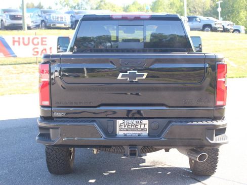 Used 2025 Chevrolet Silverado 2500 High Country w/ High Country Premium Package AWD/4WD image 6