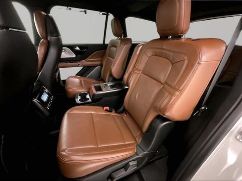 Used 2021 Lincoln Aviator Reserve w/ Equipment Group 202A AWD/4WD image 19