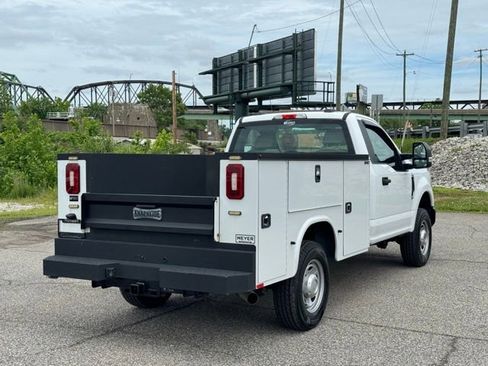 Used 2022 Ford F250 XL w/ Power Equipment Group AWD/4WD image 5