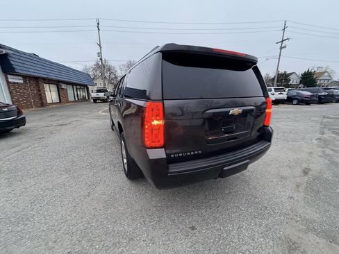 Used 2016 Chevrolet Suburban LT image 23