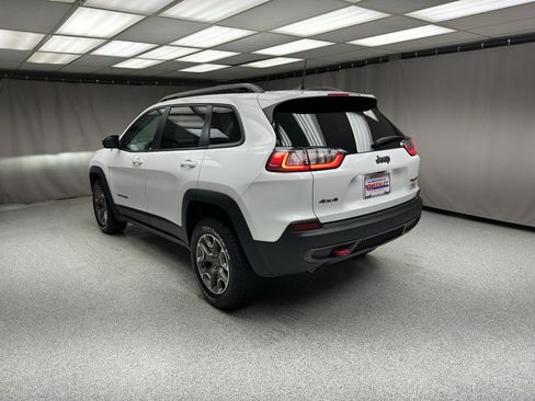 Used 2020 Jeep Cherokee Trailhawk w/ Cold Weather Group AWD/4WD image 9