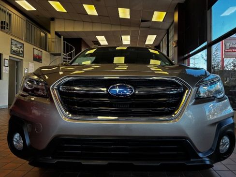 Used 2018 Subaru Outback 2.5i Limited image 71