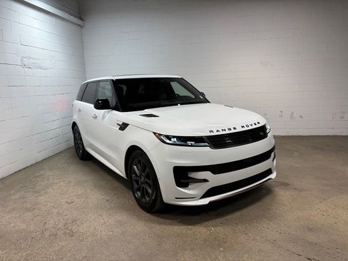 New 2025 Land Rover Range Rover Sport Dynamic SE image 4