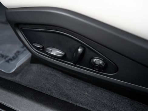 Certified 2021 Porsche Taycan 4S AWD/4WD image 18