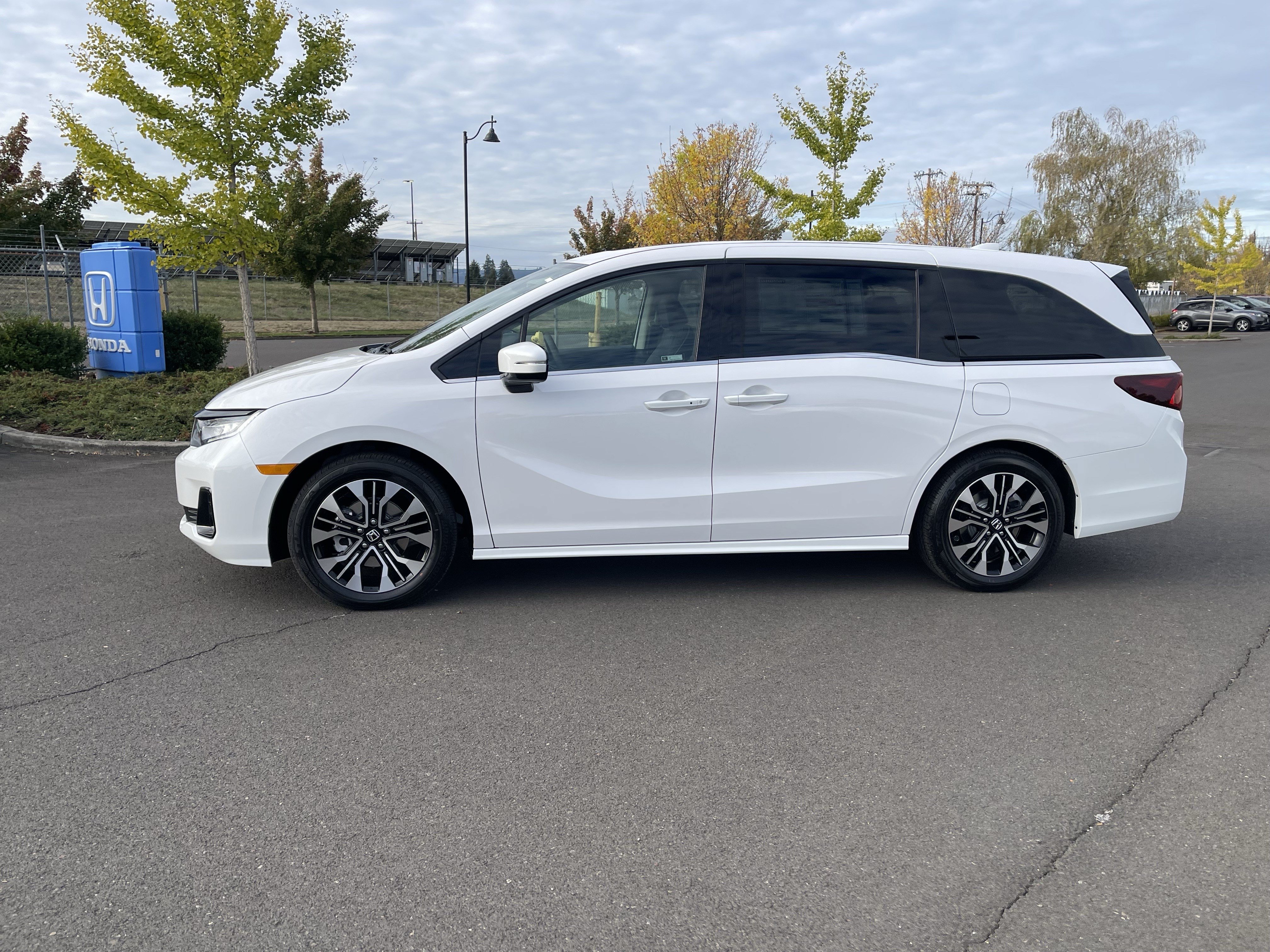 New 2027 Honda Odyssey Elite image 2