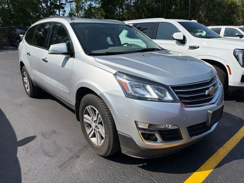 Used 2017 Chevrolet Traverse LT FWD image 2