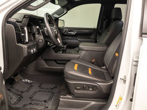 Used 2023 GMC Sierra 1500 AT4 w/ AT4 Premium Package AWD/4WD image 6