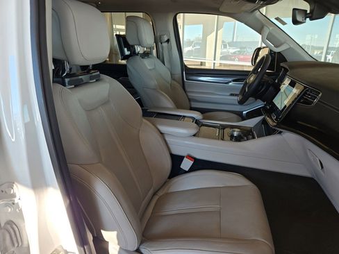 Used 2023 Jeep Wagoneer 2WD w/ Premium Group I image 24