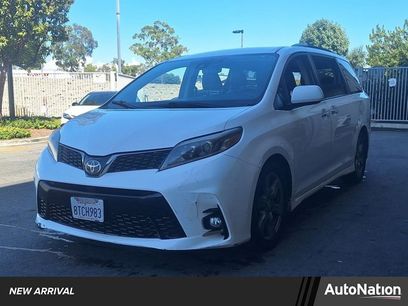 Used 2018 Toyota Sienna SE