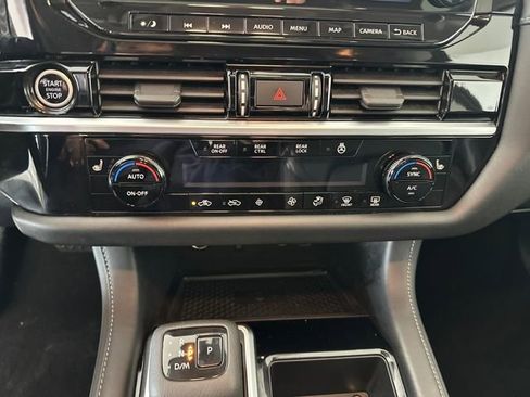 Used 2022 Nissan Pathfinder SL w/ SL Premium Package image 23