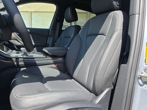 Used 2025 Audi Q7 3.0T Premium Plus image 10