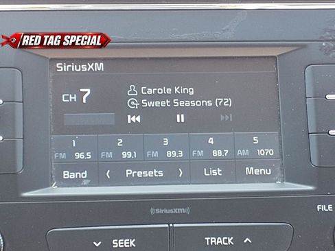 Used 2018 Kia Sedona LX FWD image 28