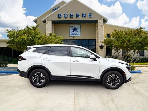 Used 2024 Kia Sportage LX image 6