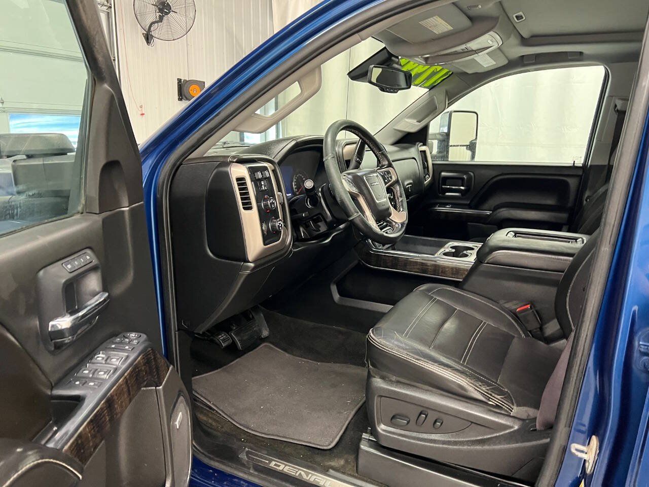Used 2016 GMC Sierra 2500 Denali w/ Duramax Plus Package AWD/4WD image 7