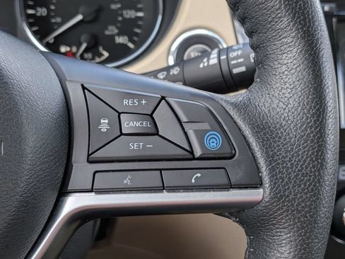Used 2019 Nissan Rogue SL AWD/4WD image 26
